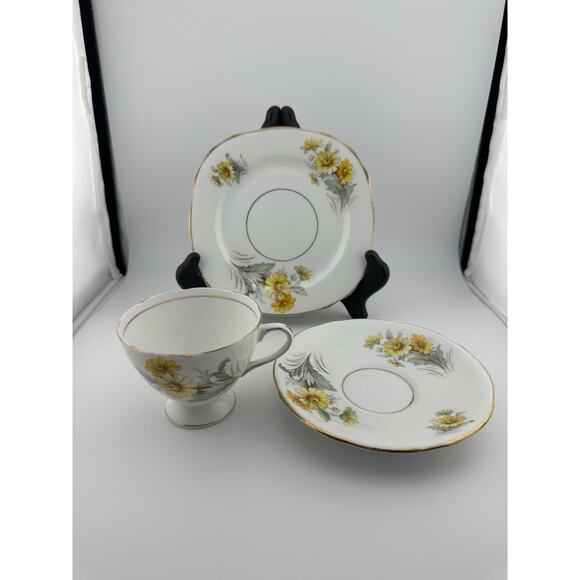 Royal Stafford "Black Eyed Susan" Tea Trio Footed Cup Mid Century Bone China - Picture 2 of 8